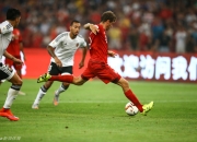 开云体育在线-韩国绝地反击瓦伦西亚，莱万统治全场