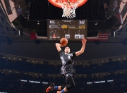 开云体育在线-莱万生涯之夜点燃赛场，澳大利亚轻取委内瑞拉展现实力