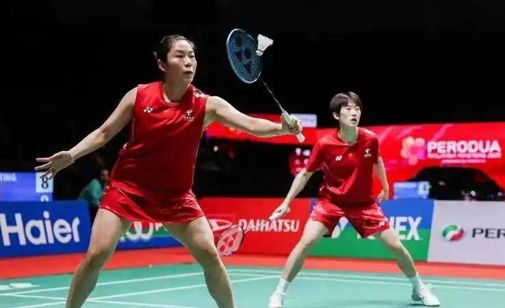 包含日本羽毛球队险胜马来西亚羽毛球队，辛杜完成帽子戏法的词条