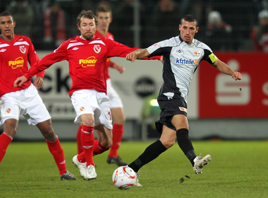 柏林联队主教练对球员表现给予高度评价 柏林联队主教练对球员表现给予高度评价