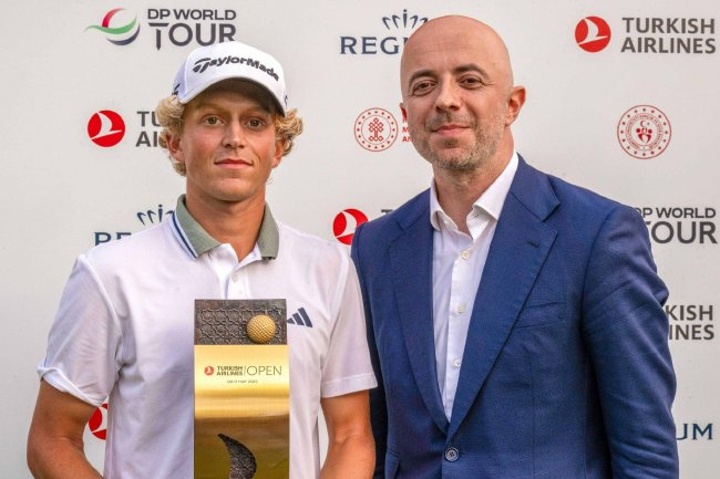 瑞士男子高尔夫球员在赛场上脱颖而出 瑞士男子高尔夫球员在赛场上脱颖而出