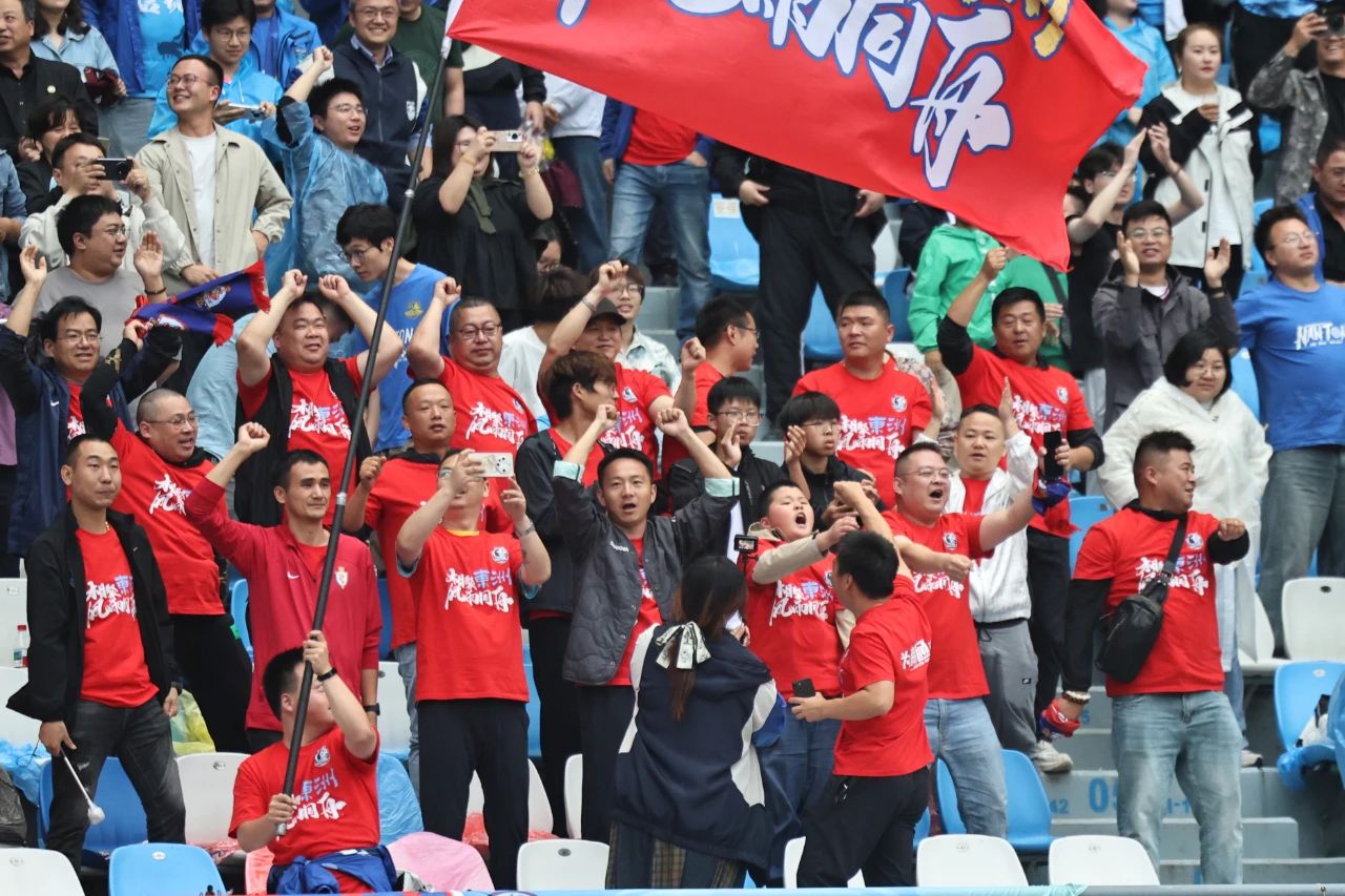 江苏队队员表现超乎预期,大胜对手 江苏队队员表现超乎预期,大胜对手