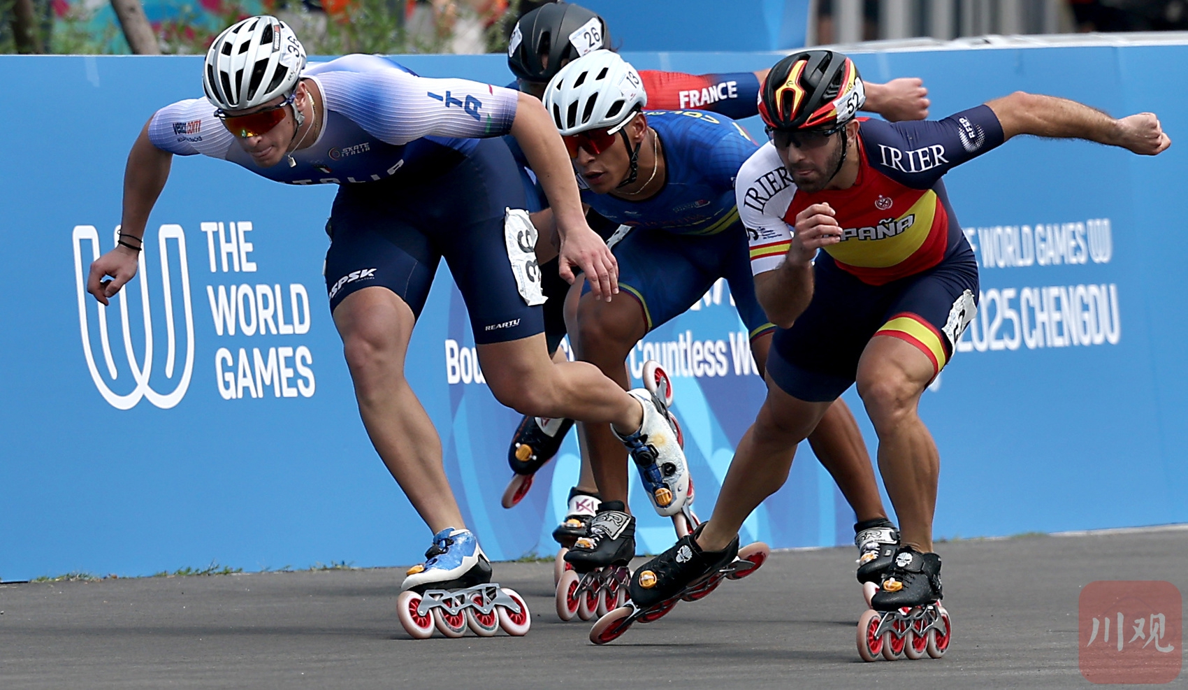 轮滑比赛激烈角逐，美国选手力压群雄的简单介绍