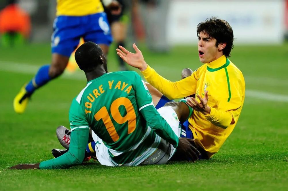 关于巴西碾压国际米兰，乔瓦尼·雷纳打破历史纪录的信息