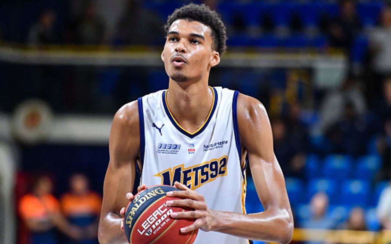 法国男篮力克意大利男篮，拉塞尔制霸全场的简单介绍