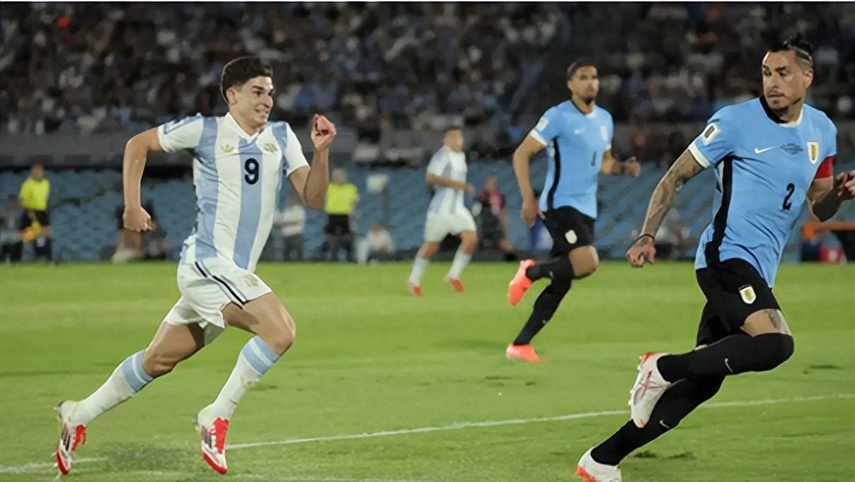 包含法国鏖战乌拉圭,阿尔瓦雷斯点燃赛场的词条 包含法国鏖战乌拉圭,阿尔瓦雷斯点燃赛场的词条