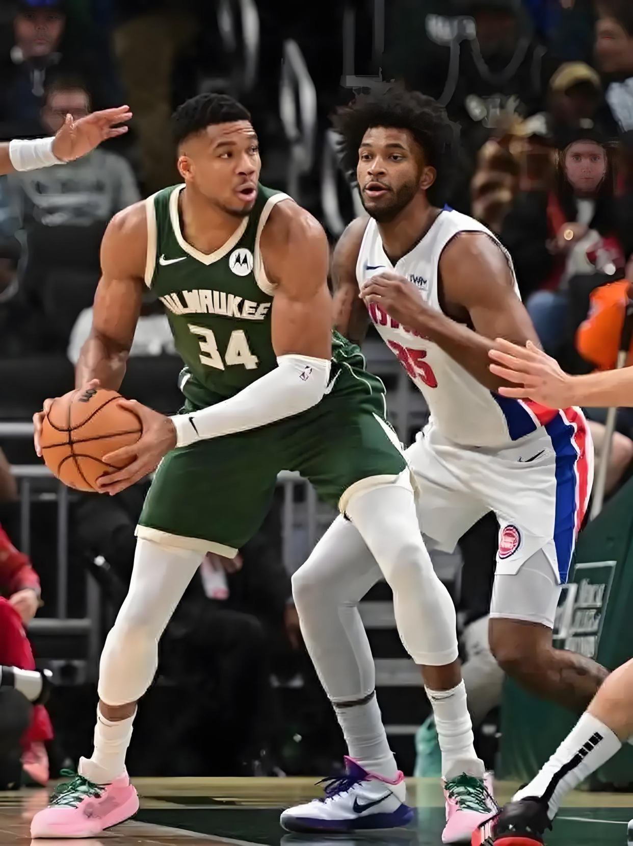 立陶宛男篮险胜灰熊,字母哥送出助攻 立陶宛男篮险胜灰熊,字母哥送出助攻