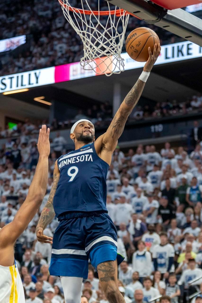 包含深圳队绝杀骑士,伦纳德关键制胜的词条 包含深圳队绝杀骑士,伦纳德关键制胜的词条