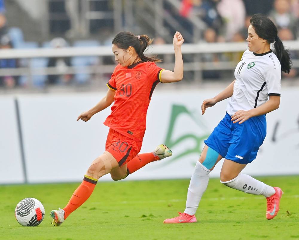 女足赛场上的精彩瞬间，感受体育魅力