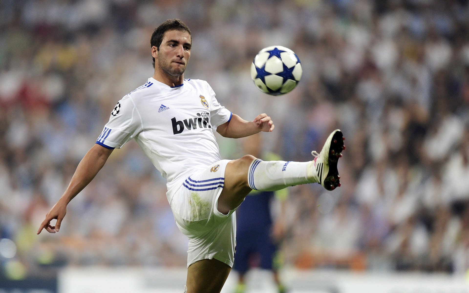 王权更迭与神祇降临，当国王终结悬念，伦纳德在2026世界杯接管时代